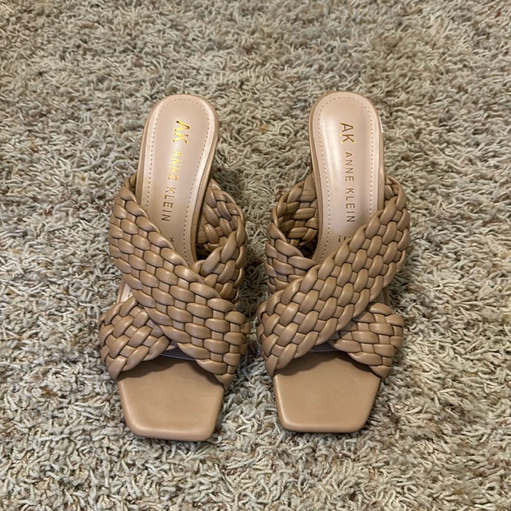 9M Ann Klein Brown Block Heels NWT